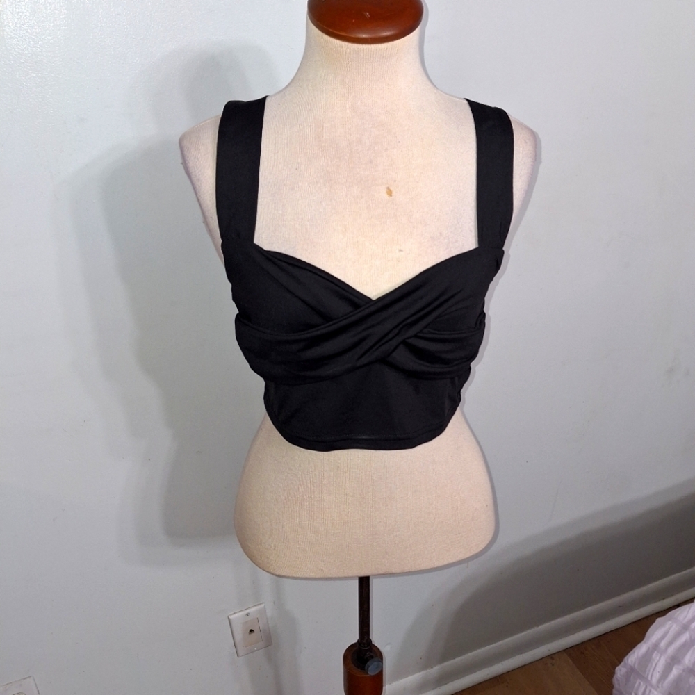 Super Cute Black Halter Top- W Sz Medium-  6